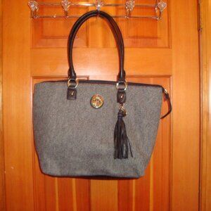 TOMMY HILFIGER PURSE GRAY TWEED FABRIC  WITH BLACK LEATHER HANDLES